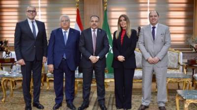 البنك الزراعي المصري يساهم في تجهيز 250 عروسة ويوزع 40 ألف قسيمة مواد غذائية على الأسر الأكثر احتياجاً