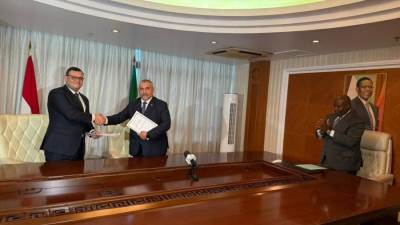 وزير الإسكان ونظيره بغينيا الاستوائية يوقعان مذكرة تـفاهم في عدة مجالات