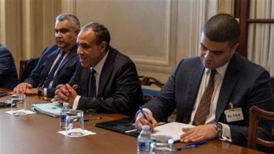 وزير الخارجية يستعرض جهود مصر لتنفيذ اتفاق وقف إطلاق النار فى غزة