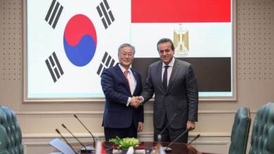 وزير الصحة يبحث مع سفير كوريا الجنوبية تعزيز التعاون الطبي والاستثماري