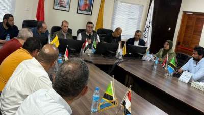 وزير الإسكان يلتقي المسئولين والعاملين بمشروع سد "جوليوس نيريرى" لتوليد الطاقة بتنزانيا