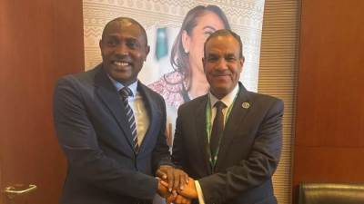 وزير الخارجية يلتقي مع نظيره القمري على هامش اجتماعات الاتحاد الافريقي