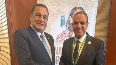 وزير الخارجية يلتقي مع نظيره في سيشل على هامش اجتماعات المجلس التنفيذي للاتحاد الإفريقي