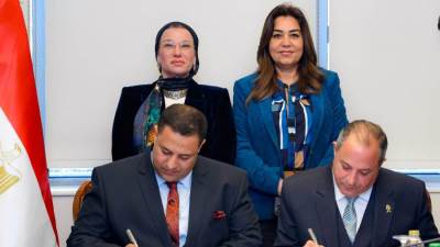 وزيرتا التنمية والبيئة تشهدان توقيع عقد خدمات الجمع ونقل المخلفات ونظافة الشوارع