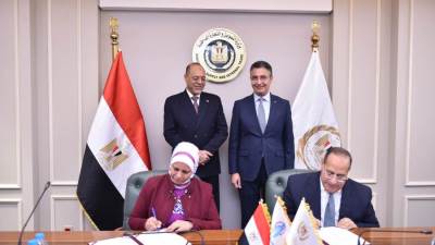 وزيرا التموين والعمل يشهدان توقيع بروتوكول تعاون لدعم العمالة غير المنتظمة