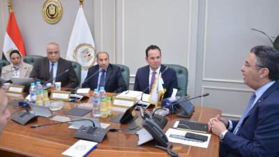 وزير التموين يبحث مع رئيس مركز المعلومات ودعم اتخاذ القرار التعاون في تطوير منظومة مراقبة الأسعار