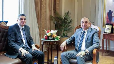 الشيمي: تطوير خطوط إنتاجية بشركات الأدوية التابعة وإضافة أخرى جديدة ومستحضرات حديثة