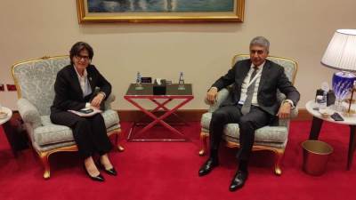 وزير السياحة يلتقي بنظيرته الأردنية لبحث أطر التعاون في مجال السياحة والآثار