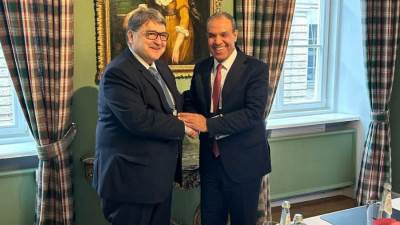 استمرارًا للقاءاته على هامش مؤتمر ميونخ للأمن.. وزير الخارجية يجتمع بوزير خارجية رومانيا