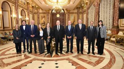 رئيس مجلس الشيوخ يؤكد أهمية تعزيز الجهود لاستعادة الأمن والسلم الإقليمي