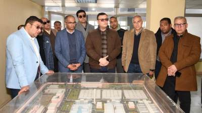 وزير الإسكان يتفقد مشروع إسكان "روضة العبور" ومحطة مياه الشرب بمدينة العبور