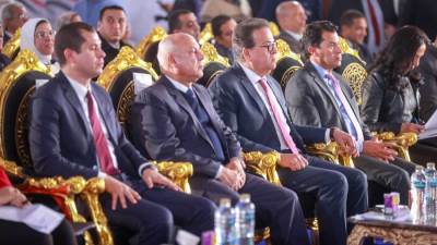 وزير الصحة يشهد إطلاق قافلة المساعدات الإنسانية المتجهة إلى قطاع غزة