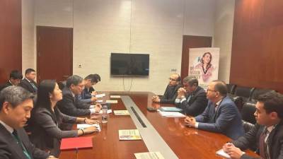 نائب وزير الخارجية يبحث مع مبعوث الحكومة الصينية تعزيز التعاون الإفريقي-الصيني على الصعيد القاري