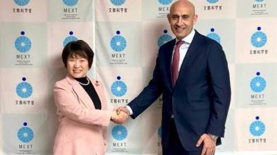 وزير التربية والتعليم يلتقي نظيرته اليابانية لتعزيز التعاون في المجالات التعليمية والبحثية