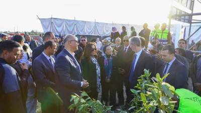  وزيرتا البيئة والتنمية المحلية ومحافظ القليوبية يضعون حجر الأساس للمحطة الوسيطة بالمرصفة