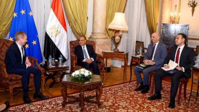 وزير الخارجية والهجرة يستقبل الممثل الخاص للاتحاد الأوروبي لعملية السلام في الشرق الأوسط