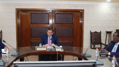 وزير الزراعة يتابع الموقف التنفيذي للمزرعة المصرية الاوغندية المشتركة