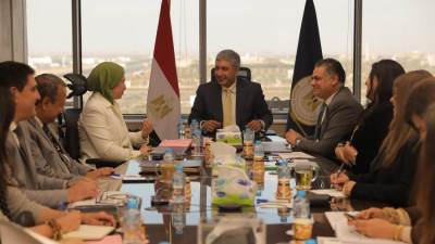 وزير السياحة يترأس اجتماع اللجنة المعنية بتطوير المنتجات والأنماط السياحية