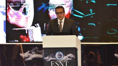 نائب رئيس مجلس الوزراء وزير الصحة: القيادة السياسية تضع الملف الصحي على رأس أولوياتها 