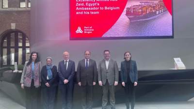 سفير مصر في بلجيكا يناقش مجالات التعاون مع ميناء أنتويرب