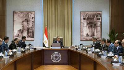 رئيس الوزراء يستعرض المخططات الاستراتيجية والموقف التنفيذي لمدينتي السويس وسفنكس الجديدتين