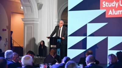 سويلم يشارك فى إحتفالية تسليم "جوائز خريجي الدراسة في المملكة المتحدة" التى نظمها المركز الثقافي البريطانى بالقاهرة