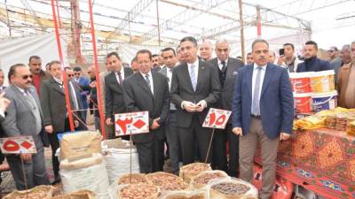 وزير التموين ومحافظ الشرقية يفتتحان معرض “أهلاً رمضان” بمدينة العاشر من رمضان