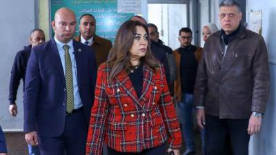 وزيرة التنمية تقوم بجولة مفاجئة علي حي بولاق الدكرور لمتابعة سير العمل في منظومة التصالح