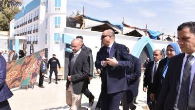 وزير العمل يشهد إختبارات عمال مرشحين للعمل في موسم الحج لعام 2025