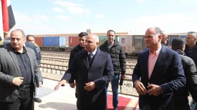 ”كامل الوزير”: حريصون على دعم وتشجيع زيادة الطاقات الإنتاجية للمصانع وانشاء مصانع جديدة