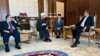 وزير الأوقاف: تعزيز التعاون مع ماليزيا خطوة استراتيجية لدعم الخطاب الوسطي