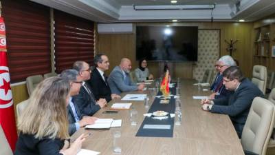 وزير التعليم يلتقي بنظيره التونسي لبحث تعزيز التعاون الأكاديمي والبحثي بين البلدين