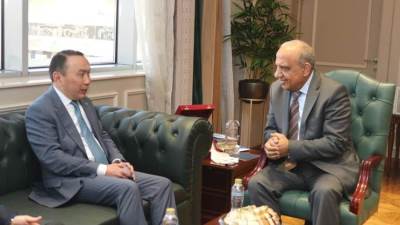 وزير الكهرباء يستقبل سفير كازاخستان بالقاهرة لبحث سبل دعم وتعزيز فرص التعاون والشراكة والاستثمار