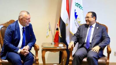 رئيس التنظيم والإدارة ورئيس مجلس الخدمة الاتحادي العراقي يبحثان تفعيل مذكرة التعاون المشترك