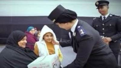 الداخلية توزع مساعدات عينية على قاطني المناطق الأولى بالرعاية بمناسبة شهر رمضان