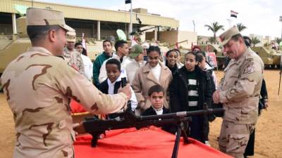 القوات المسلحة تنظم زيارة لعدد من الأطفال الأيتام إلى الأكاديمية العسكرية المصرية وشركة سايلو فودز للصناعات الغذائية