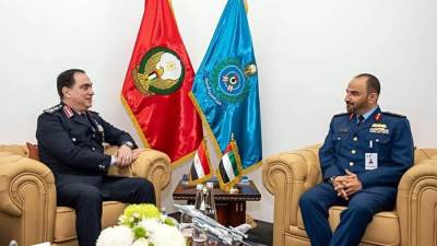 قائد القوات الجوية يلتقى قائد القوات الجوية والدفاع الجوى لدولة الإمارات