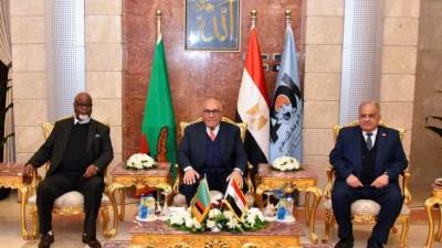 وزير الصحة الزامبي يقوم بزيارة للهيئة العربية للتصنيع