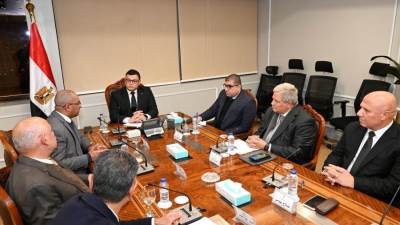 وزير الإسكان يتابع سير العمل في محطة التنقية الشرقية لمعالجة الصرف الصحي بمحافظة الإسكندرية