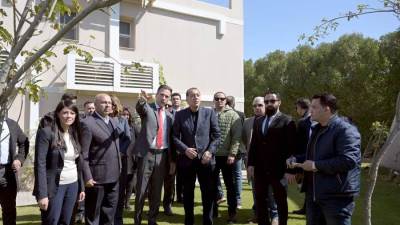 رئيس الوزراء يفتتح توسعات مصنع شركة "سي بورد" لتصنيع مواد البناء