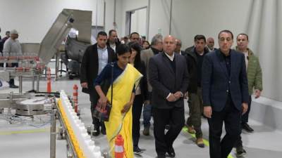 رئيس الوزراء يشهد افتتاح مصنع أبدوس إف إم سي جي لتصنيع مستحضرات التجميل الكيميائية