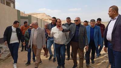 مسئولو "الإسكان" يتفقدون مشروعات محطات الصرف الصحي والمرافق بـ 15 مايو