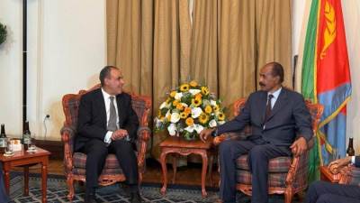 وزير الخارجية والهجرة ينقل رسالة شفهية من رئيس الجمهورية إلى رئيس اريتريا