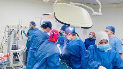 الرعاية الصحية تُعلن إجراء أول عملية زراعة كبد من متبرع حي بمجمع الإسماعيلية الطبي