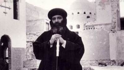 البابا شنودة أول بابا يقيم موائد إفطار رمضانية لتعزيز الوحدة الوطنية