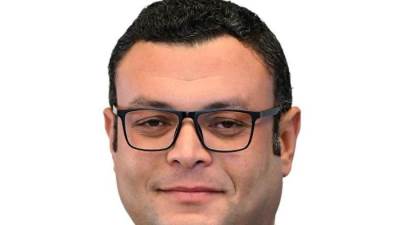 وزير الإسكان يتابع أزمة انقطاع المياه عن مدينة الأقصر بسبب كسر بخطي صرف صحي