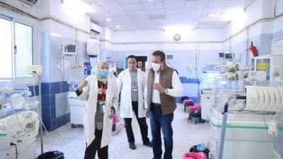 نائب رئيس مجلس الوزراء يشيد بانتظام العمل بمستشفى الهلال ويوجه بصرف مكافآة لمدير المستشفى