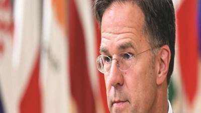 أمين حلف الناتو يحث الرئيس الأوكراني على استعادة علاقاته مع نظيره الأمريكي