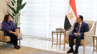 رئيس الوزراء يلتقي مفوضة الاتحاد الأوروبي لشئون المتوسط والوفد المرافق لها