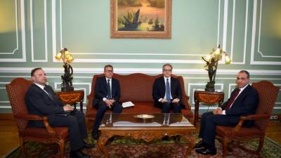 وزير الخارجية يلتقى خالد العنانى المرشح المصرى لمنصب مدير عام اليونسكو